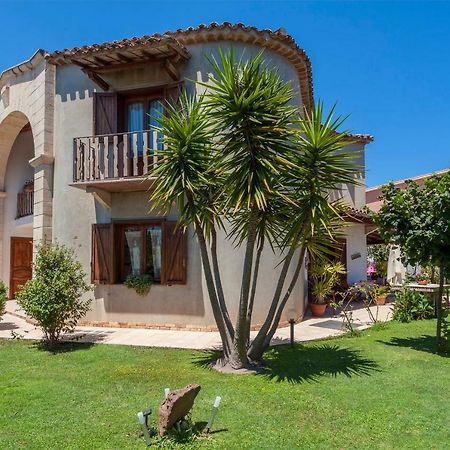 Le Quattro Mura Bed and Breakfast Pula Exterior foto