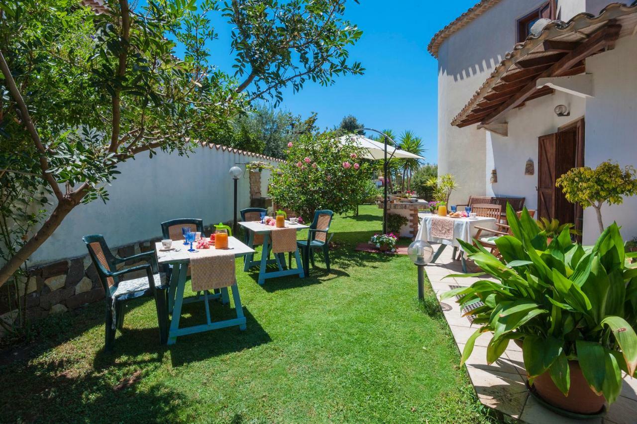 Le Quattro Mura Bed and Breakfast Pula Exterior foto